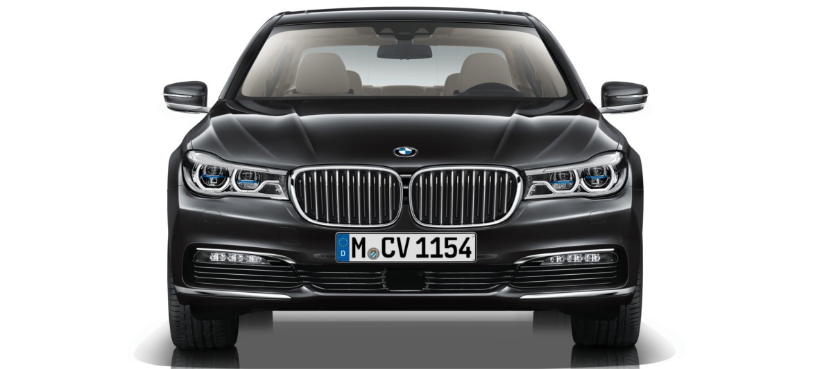 BMW 740Li tampak depan